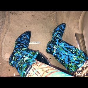 Meet your Posher, Holly